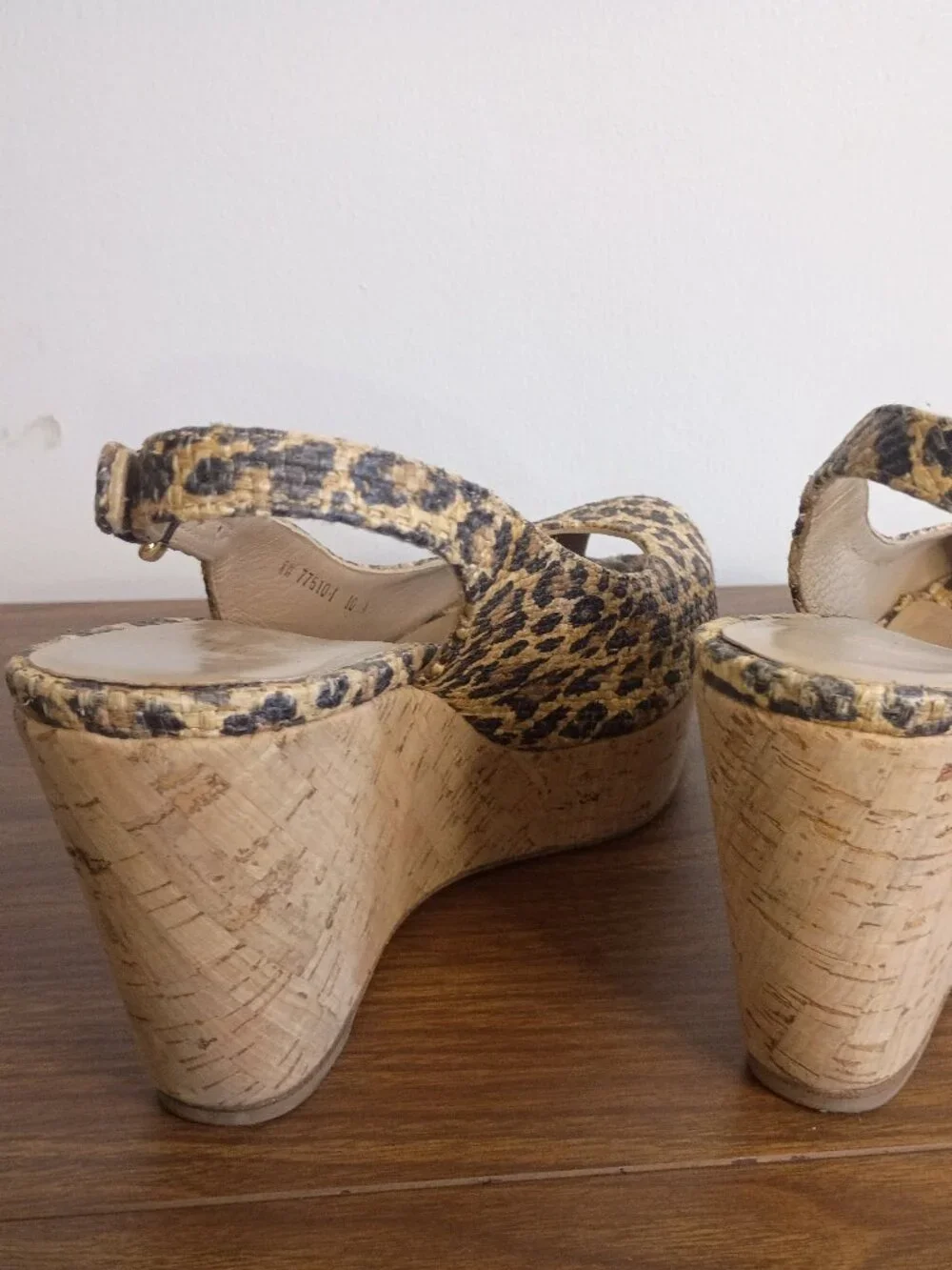 STUART WEITZMAN Sz 10N Animal Print Peep Toe Sling Back Wedge Heels - Picture 11 of 13